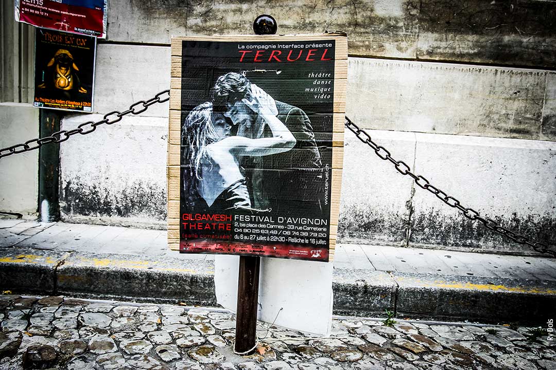 Photographie Les Amants issue de la série AFFICH GNON.