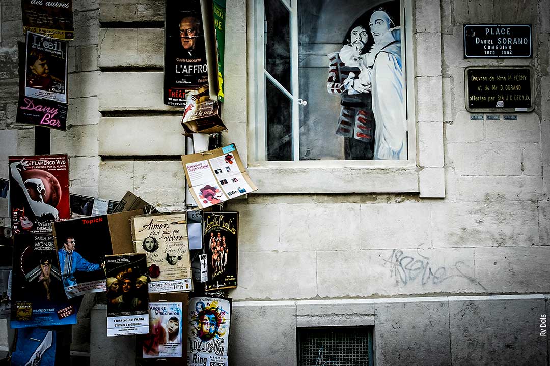 Photographie Les Voyeurs issue de la série AFFICH GNON.