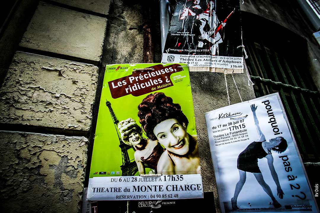 Photographie Le Monte Charge issue de la série AFFICH GNON.