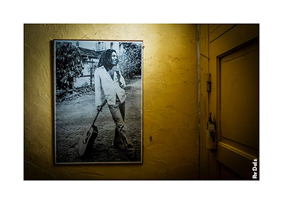 Dans la maison la photo de Bob Marley.