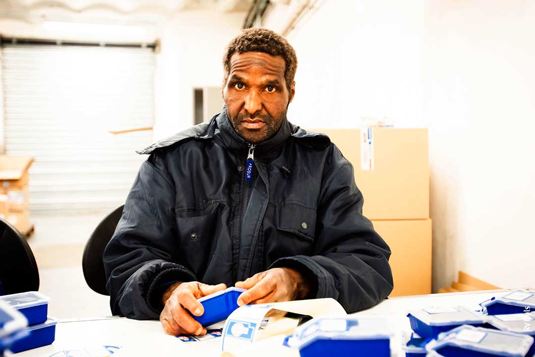 Adaptation au travail dans un centre spécialisé.