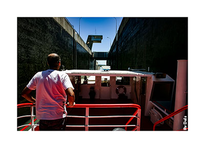 Passage d'une écluse.