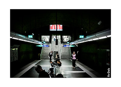Arrivée sur les quais du métro.