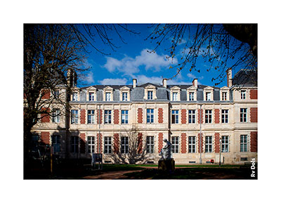 L'Hôtel de ville de la mairie d'Elbeuf en Seine-Maritime Métropole de Rouen.